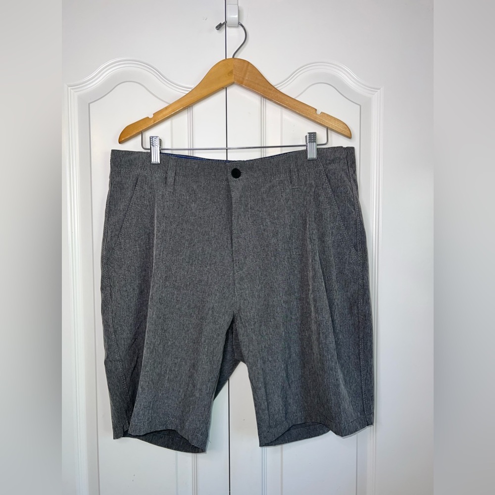 Denali Flex Flat Front Shorts Men's Size 36 Heather Grey Stretch Fit 9" Inseam